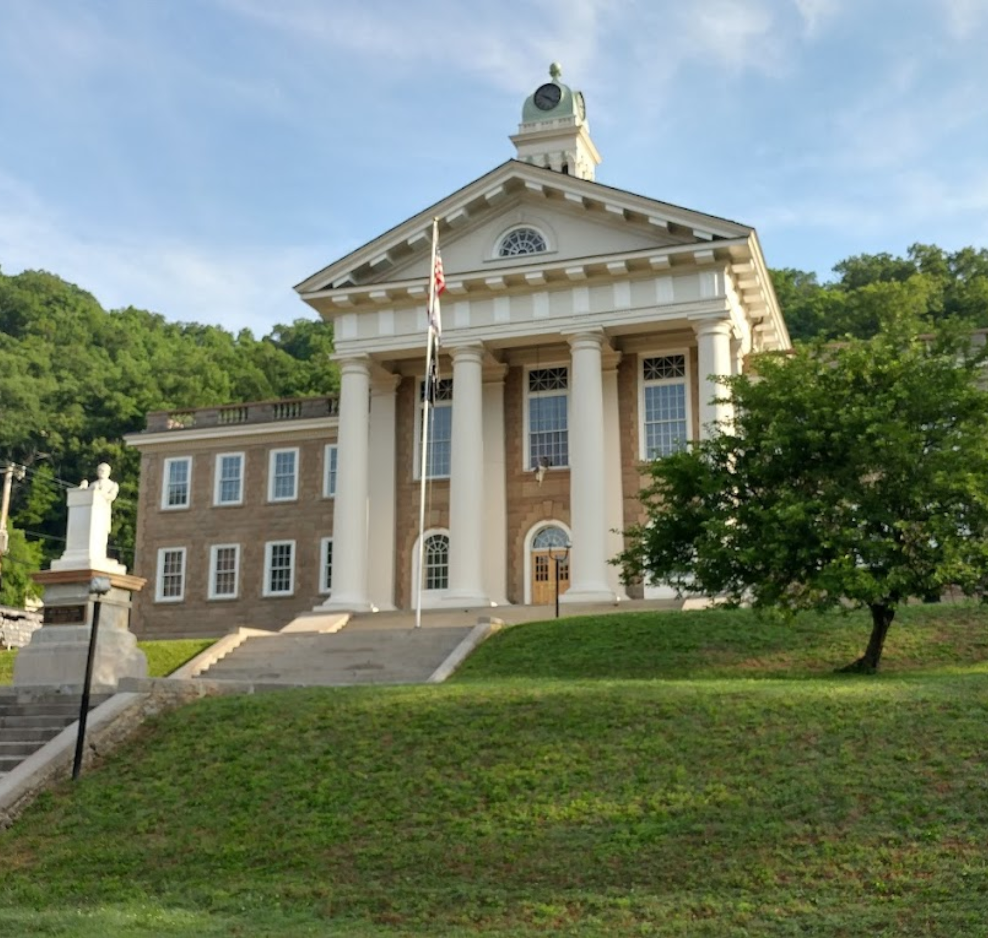 Wyoming County Courthouse Exterior
